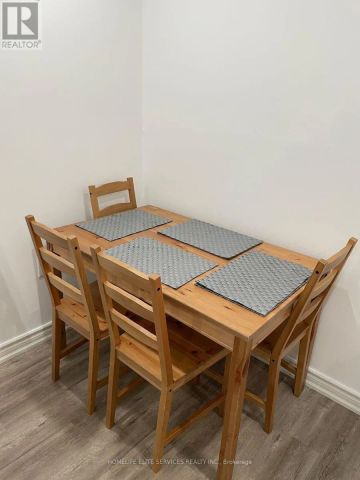 28 DELBERT DRIVE - Photo 2