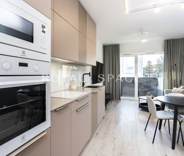 Eleganckie mieszkanie z 2 miejscami parkingowymi - Photo 3