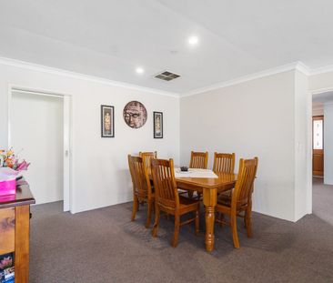 Spacious Family Living in a Quiet Cul-de-Sac - Photo 6