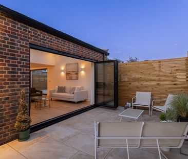 4 Bed Detached House, Hythe Road, BN1 - Photo 4