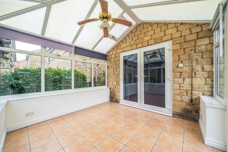 3 bedroom House To Let - Photo 2