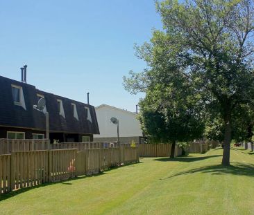 Carriage Mews — 3 Bedroom - Photo 2