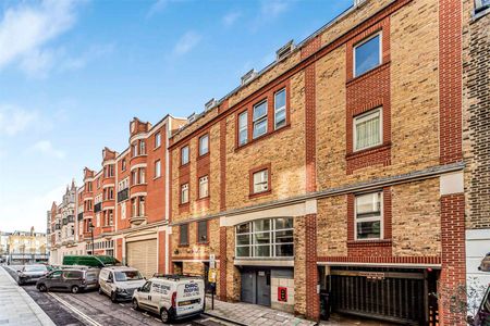 A charmingly designed 1 bedroom flat on Cramer Street in the heart of Marylebone. - Photo 2