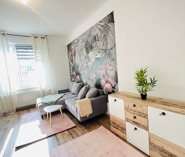 Exklusive, frisch sanierte und möblierte 2-Zimmerwohnung in zentral... - Photo 3