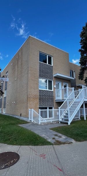APPARTEMENT 5 1/2+BALCON+PARKING+CABANON - Photo 1
