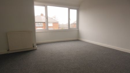 3 Bedroom Terraced House - Photo 4