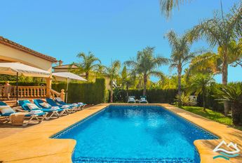 MORAIRA villa for rent with 4 bedroom garden and private pool