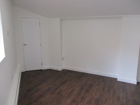 2 Bed Flat, Ninetree Hill, BS1 - Photo 3