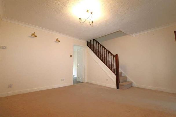 Sutton Close, Macclesfield, SK11 - Photo 1