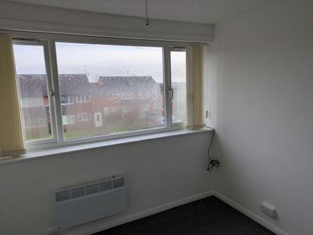 3 bedroom semi-detached house to rent - Photo 5