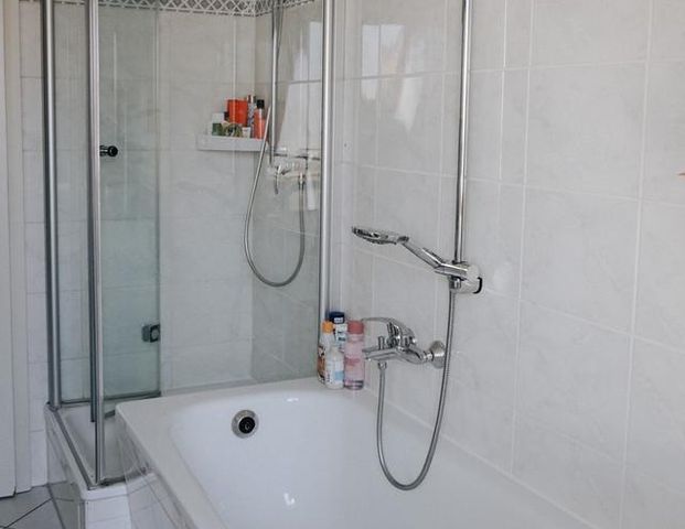 Zwischenmiete - 3 Zimmer Dachgeschosswohnung - Feb bis Apr 26 - Photo 1