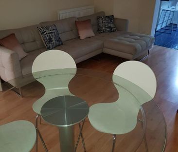 4 bedroom semi-detached house to rent - Photo 1