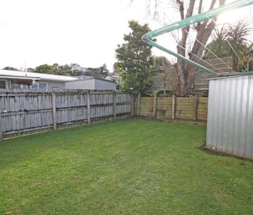 1/4 Kenmore Street, Westown - Photo 1