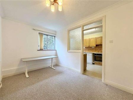 The Avenue, Poole, Dorset, BH13 - Photo 2