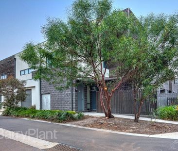 Convenient Location! - Photo 5