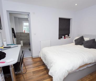 6 bedroom house to rent - Photo 3