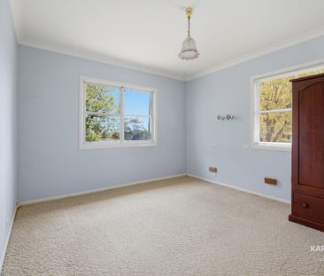 Spacious Family Home with Separate Bungalow on One Acre - Photo 3