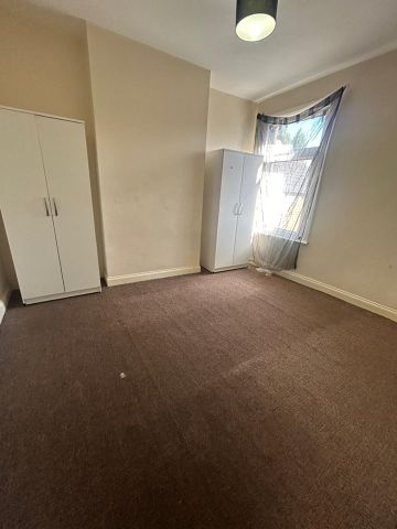 Room in a Shared House, Beulah Road, CR7 - Photo 2