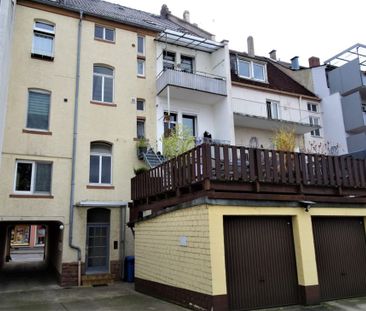 Gar nicht so schräg: Dachgeschoss – 3 1/2 Zimmer – renovierter Altb... - Foto 1
