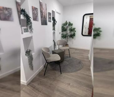 Room in a shared 9-bedroom apartment for rent in Sol - Photo 3