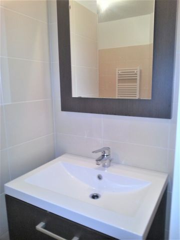 Location Appartement 2 pièces 50m² SARTROUVILLE 78500 - Photo 3