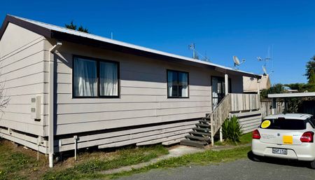 12a Lloyd Drive - Photo 2