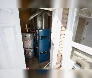 2 Bed 1 Bath Townhouse Balcony South Edmonton - Photo 1