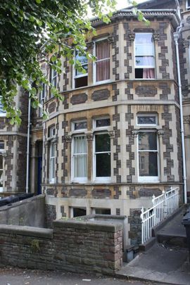 3 bedroom flat to rent - Photo 1