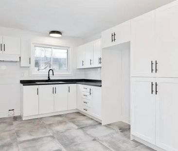 (Hull) Appartement Rénové Avec Internet Et Stationnement Inclus – C... - Photo 2