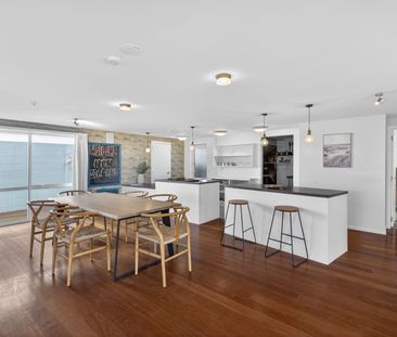 Fully Furnished Spacious Loft-Style Apartment - One Block from the ... - Photo 4