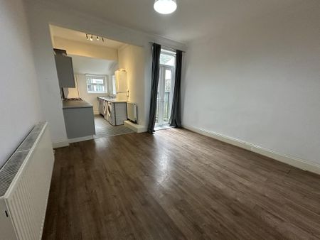 2 bedroom terraced house to rent - Photo 3
