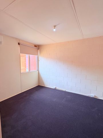 Two-storey, two-bedroom unit - Photo 4