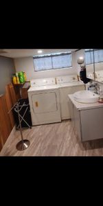 1 1/2 à louer au sous-sol avec entrée indépendante. 740 $/mois. Chauffé, éclairé, Wi-Fi et parking déneigé inclus. Non fumeur. Disponible en Avril. - Photo 4