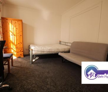 1 Bedroom Room in Flat Share To Rent - Photo 3