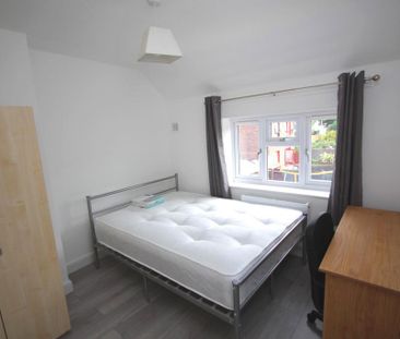 6 bedroom semi-detached house to rent - Photo 6