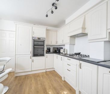 3 bedroom terraced house to rent - Photo 2