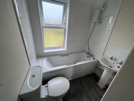 2 bedroom detached house to rent - Photo 4