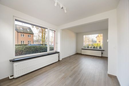 Vernieuwde en geïsoleerde open bebouwing met 3 slaapkamers en magazijn van 86m2! - Foto 4