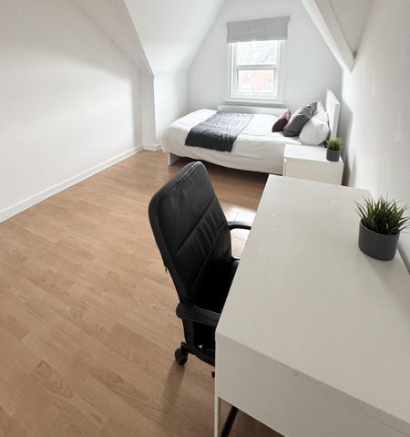 Flat 7, 32 Kelso Road, LS2 9PR, Leeds - Photo 3