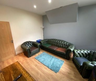 4 bedroom private hall to rent - Photo 2