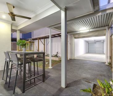 Charming, Cozy Bungalow Living - Photo 6
