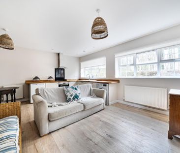 2 bedroom detached house to rent - Photo 2