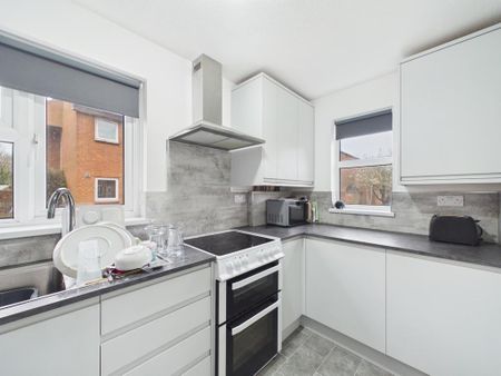 2 bedroom semi-detached house to rent - Photo 2