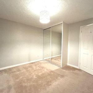 LANGDON HILLS, BASILDON - Photo 2