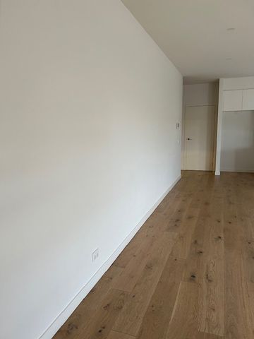 Near new unit in great location! - Photo 3