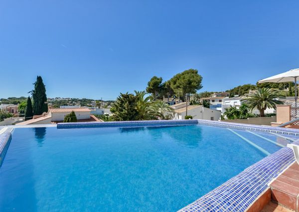 FOR RENT VILLA MORAIRA with 4 bedrooms for LONG TERM NEAR THE BEACH AND THE CITY