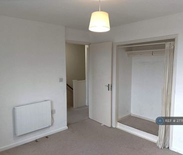 2 bedroom maisonette to rent - Photo 4