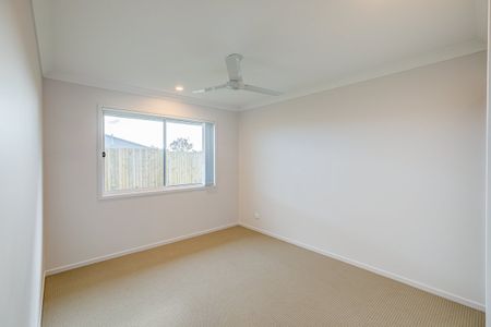 Brand-New Family Home in Park Lane Reserve! - Photo 5