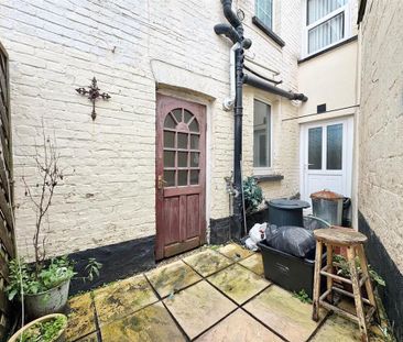 2 bedroom terraced house to rent - Photo 6