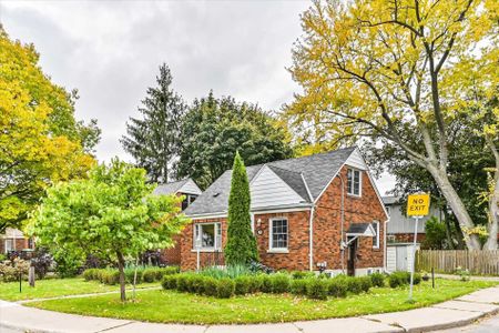 For Lease - 40 Plaxton(Upper Level) Drive, Toronto, Ontario - Photo 2